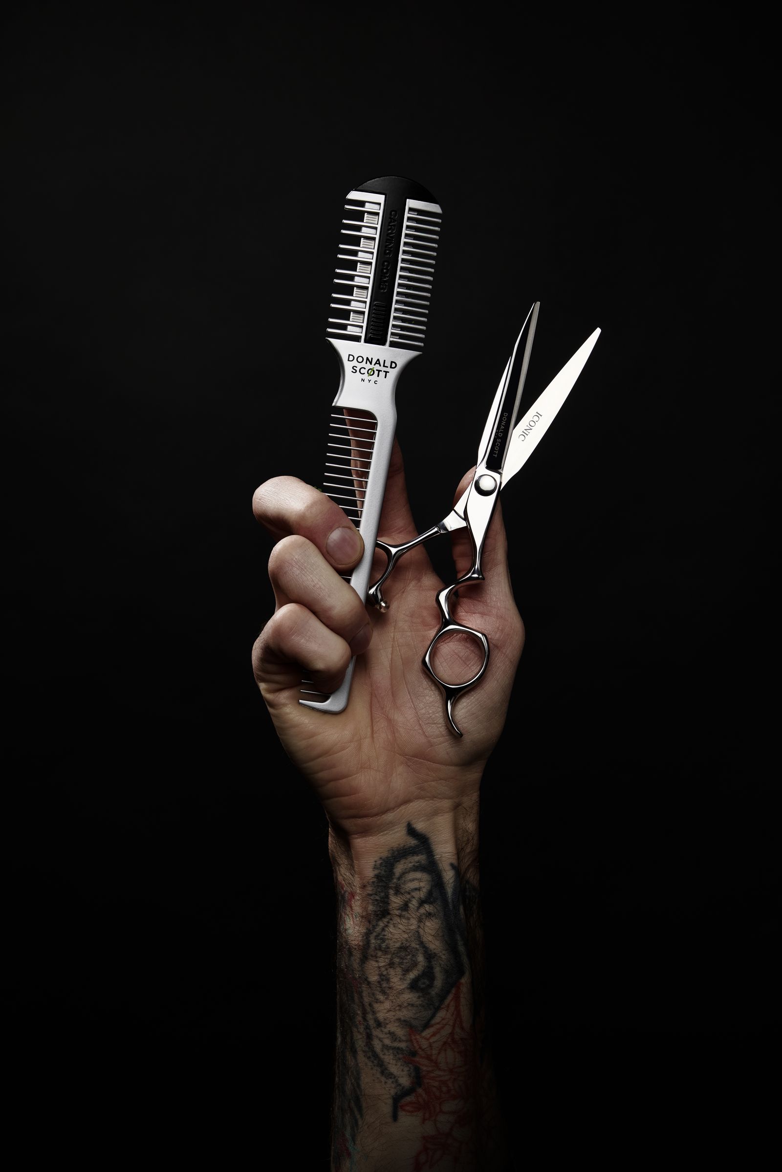 Donald Scott NYC — Carving Comb und ICONIC Schere